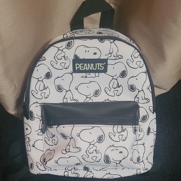 Peanuts | Bags | Peanuts Snoopy Patterned Backpack In Black And White ...